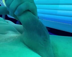 Tanning bed jerk off