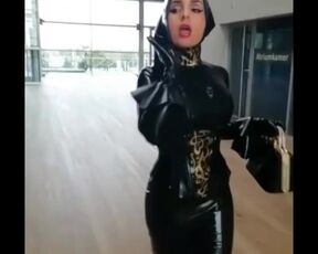 Hijab Latex Outit [this and many more Hijab and Latex Content on OnlyFans @mistresscleo5]