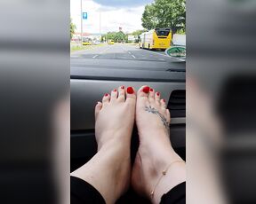 little hot feet in the big world