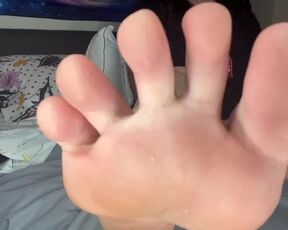 HORNY GIRL in bed with BIG FEET and WIGGLY TOES! Dakota Neo