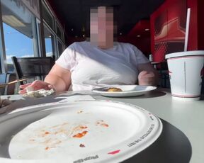 Flashing tits in Pizza Hut