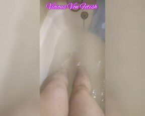 Foot fetish and hair fetish in my friend's bathtub